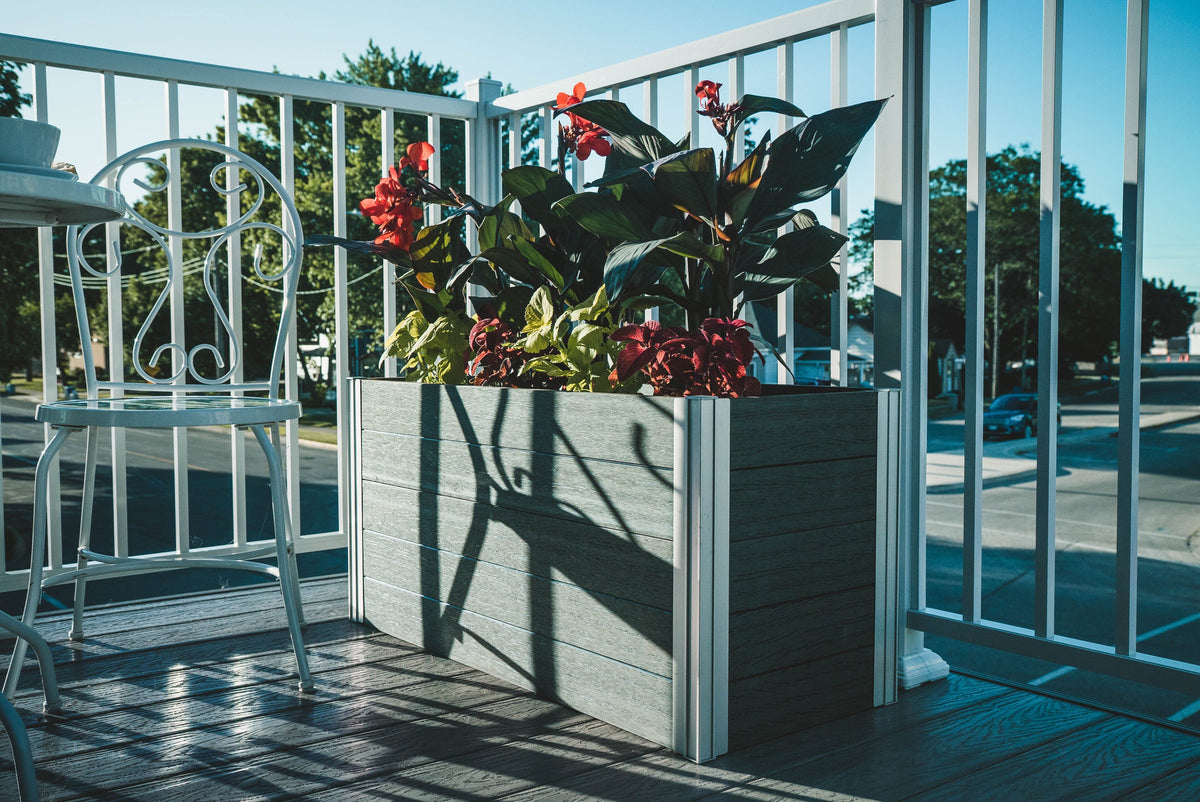 vita urbana 11' parklette planter combo with trellis URBANA Small Parklette Planter